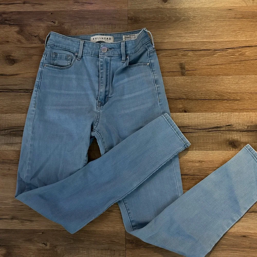 Bullhead Women's Light Blue Skinny Jeans - Picture 1 of 5